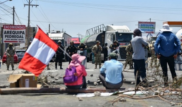 بيرو: 17 قتيلا باحتجاجات مناهضة للحكومة ومطالبات باستقالة رئيسة البلاد