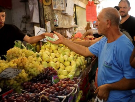 خطة نتنياهو لمواجهة الغلاء: كبح ارتفاع الكهرباء والمياه والوقود