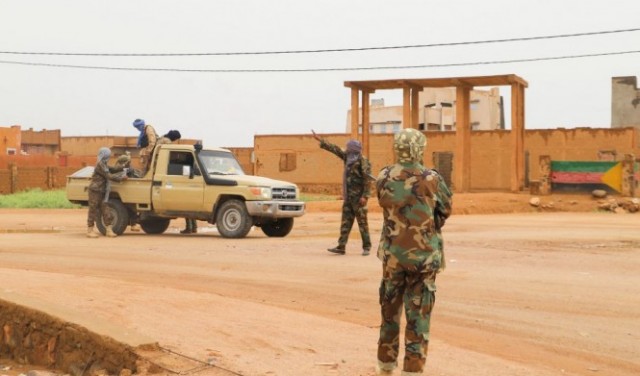 مقتل 14 جنديا في مالي في حصيلة جديدة لمعارك مع الجهاديين
