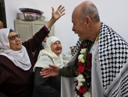 بعد 40 عاما من الأسر: ماهر يونس يعانق الحرية