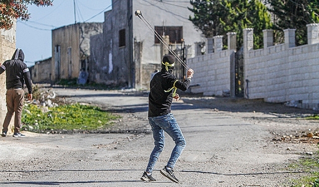 مواجهات واعتقالات وإطلاق نار صوب قوات الاحتلال بالضفة  