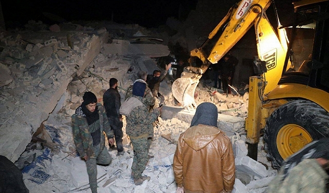 مصرع 16 لاجئا بانهيار مبنى سكني في حلب