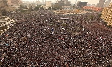 12 عاما على ثورة 25 يناير.. مصريون يحيون الذكرى 