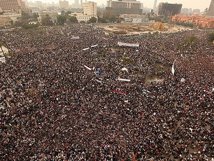 12 عاما على ثورة 25 يناير.. مصريون يحيون الذكرى