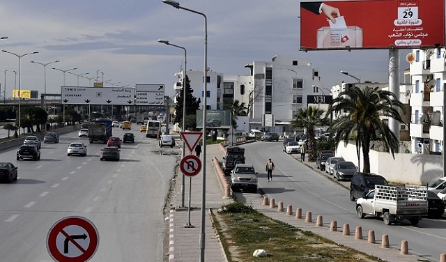 تونس: سعيّد يمدد حالة الطوارئ حتى نهاية العام