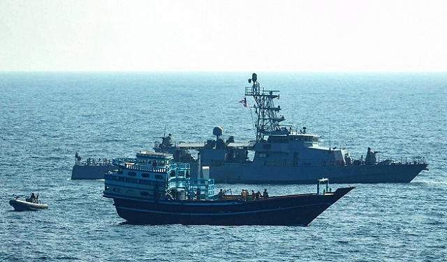 البنتاغون: عملية غربية أفضت إلى حجز قارب محمل بالأسلحة وجهته اليمن