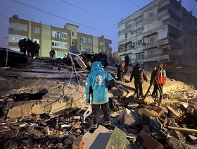 أكثر من 660 قتيلا بزلزال قوته 7.8 درجات ضرب تركيا وسورية 