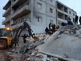  مصرع 8 لاجئين فلسطينيين جراء الزلزال بسورية