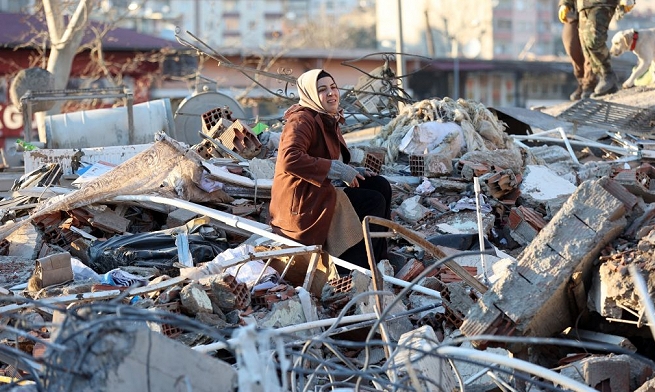 ارتفاع حصيلة الضحايا الفلسطينيين في زلزال تركيا وسورية إلى 104