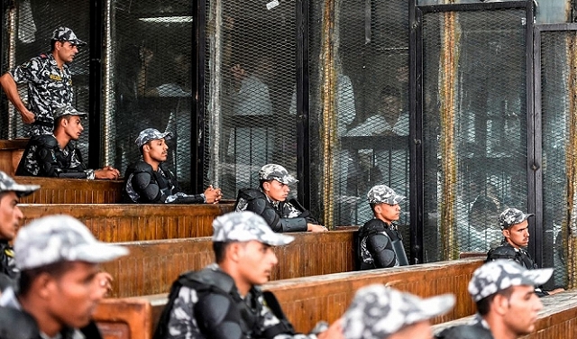 مصر: الحكم بإعدام شخص و11 آخرين بالسجن المؤبد بقضية 