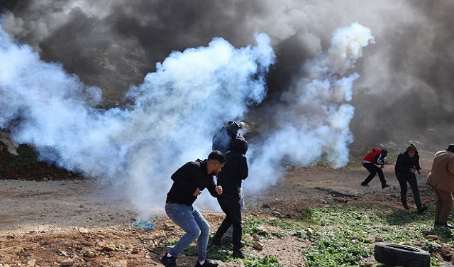 إصابات برصاص الاحتلال وعربدة المستوطنين في الضفة