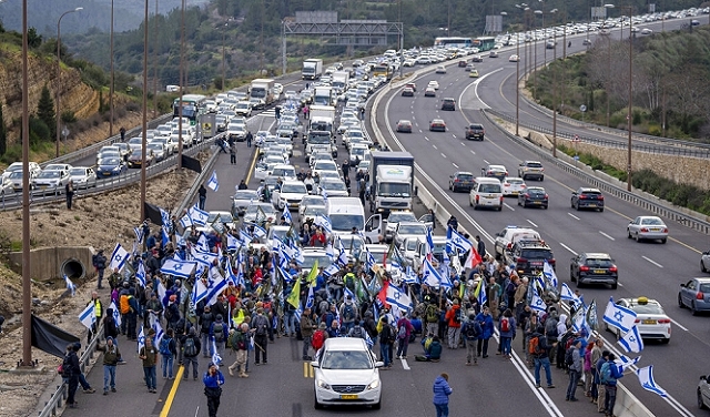 الاحتجاجات ضد إضعاف القضاء: الجيش الإسرائيلي يخشى تراجع التجنيد 