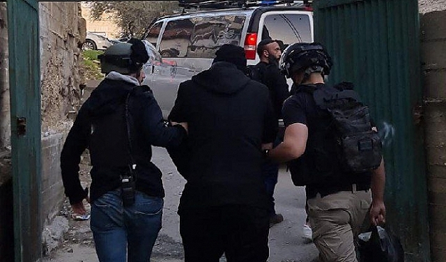 القدس: تمديد اعتقال شقيقي الشهيد قراقع وتسريح زوجته