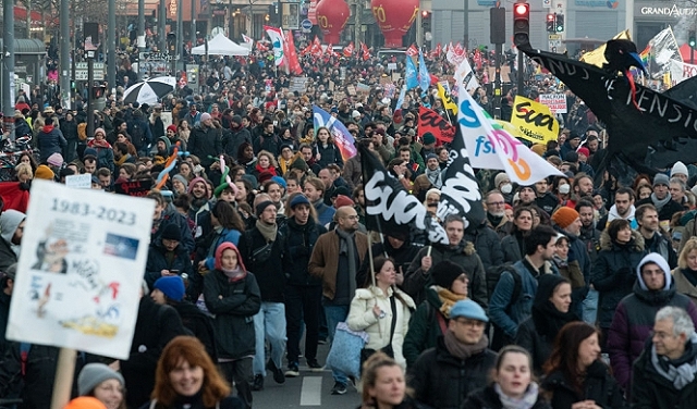 دعوات فرنسية نقابية وعمالية لحشد مليونية ضد إصلاح نظام التقاعد