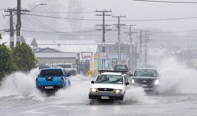 عاصفة استوائية في نيوزيلندا: انقطاع للكهرباء وإلغاء للرحلات 