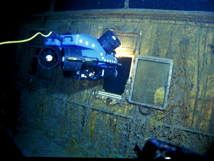 تسجيل مصور يظهر حطام سفينة "تايتنيك" لأول مرة