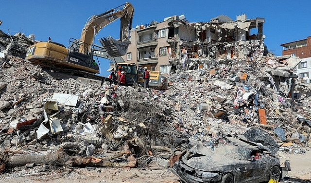 ارتفاع حصيلة الضحايا الفلسطينيين في زلزال تركيا وسورية إلى 104