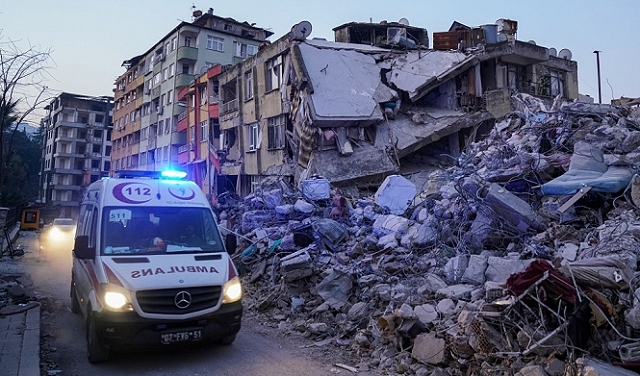 ارتفاع حصيلة الضحايا الفلسطينيين في زلزال تركيا وسورية إلى 105