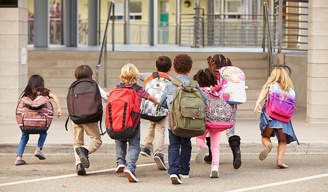 دليلك الفعال حول تخفيف وزن الحقائب المدرسية 