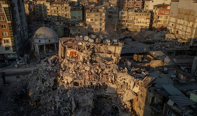 ارتفاع عدد الضحايا السوريين جراء الزلزال في تركيا وسورية إلى 8531