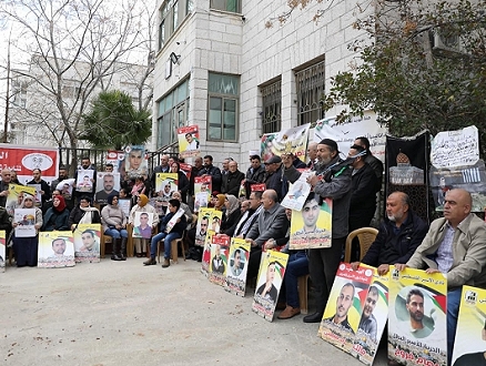 حراك بالضفة دعما للأسرى ورفضا لإجراءات سجون الاحتلال