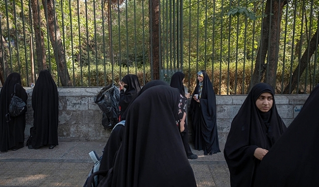 أكثر من مئة حالة تسمّم جديدة بين الطالبات في إيران