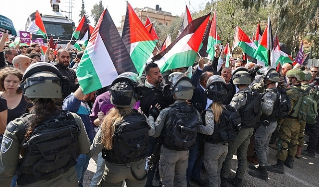 زيارة وفد أوروبي: الاحتلال يمنع المتضامنين الإسرائيليين من دخول حوارة