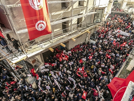 تونس: تواصل الاحتجاجات تنديدا بالأوضاع المعيشية وسياسات سعيّد
