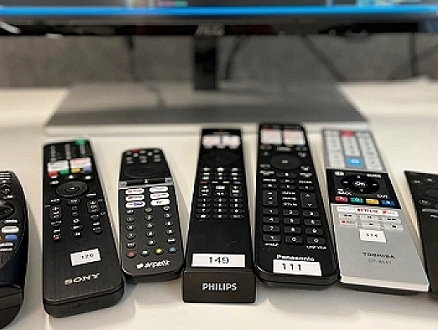 تعرف على جهاز التحكم العالمي Universal Remote Control