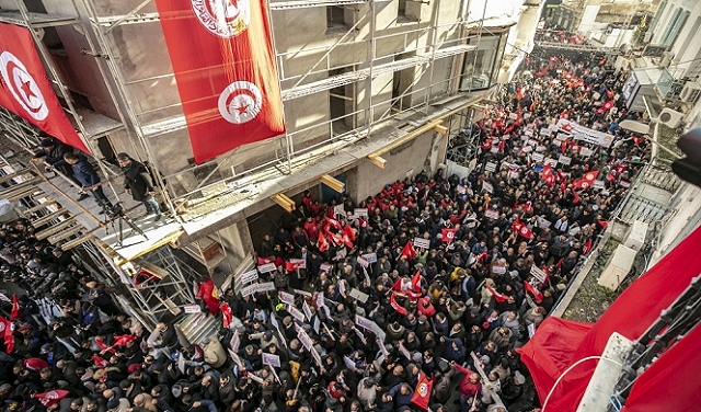 تونس: تواصل الاحتجاجات تنديدا بالأوضاع المعيشية وسياسات سعيّد