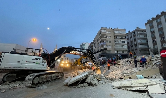 تركيا: حصيلة ضحايا الزلزال تواصل الارتفاع