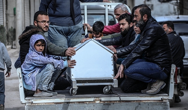 مأساة عائلة سورية فقدت 61 طفلاً جراء الزلزال: "نجوت أنا وأخي من عائلتي"
