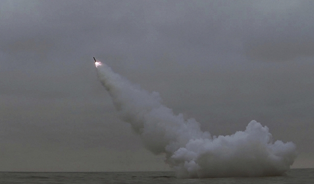  قبيل مناورات لواشنطن وسول: كوريا الشمالية تطلق صاروخي كروز من غواصة  