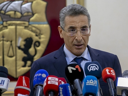وزير الداخلية التونسيّ توفيق شرف الدين يقدّم استقالته