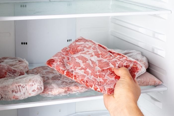 تخزين اللحوم بشتى أنواعها 