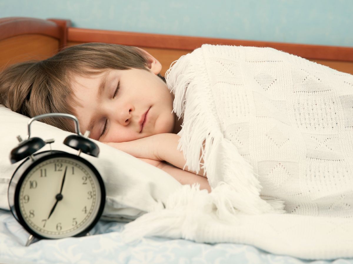 متى يجب أن يستيقظ الطفل في عطلة نهاية الأسبوع؟