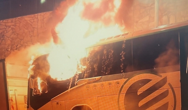 إضرام النار في 3 حافلات في بيت جن والكمانة وسخنين