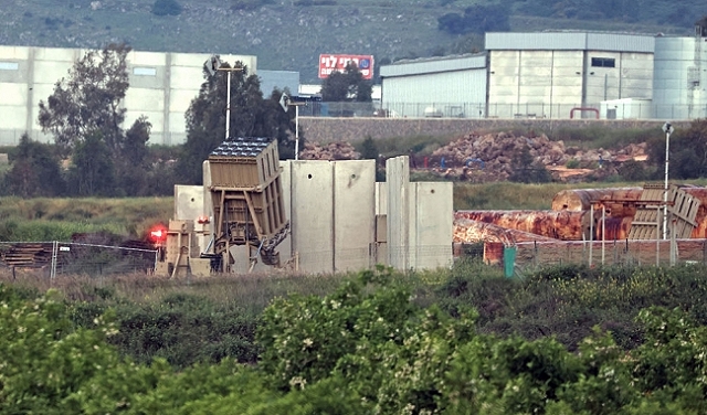 الجيش الإسرائيلي يعلن إسقاط موكب سيارات من لبنان