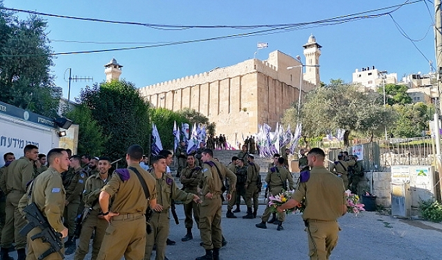الاحتلال يغلق المسجد الإبراهيمي أمام الفلسطينيين