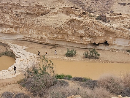 فيضانات وسيول في الجنوب وسد طرق في وجه المسافرين