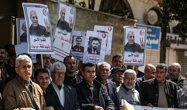 عشية يوم الأسير الفلسطيني: 4900 أسير وأسيرة في سجون الاحتلال