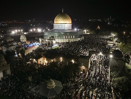 رغم إجراءات الاحتلال: 280 ألف مصلٍّ يحيون ليلة القدر في الأقصى