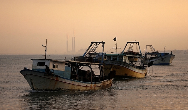 بحرية الاحتلال تعتقل 4 صيادين قبالة بحر رفح