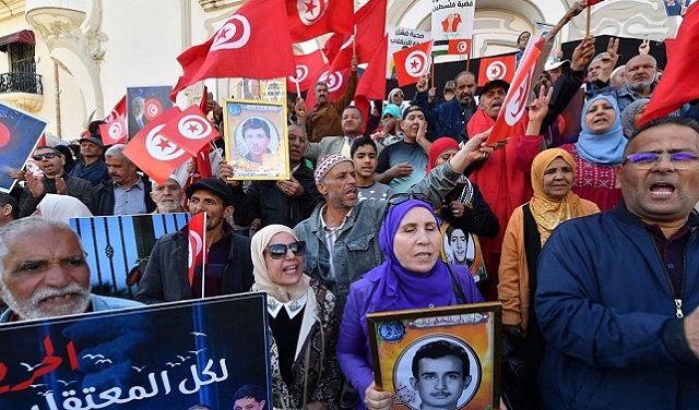 الأمن التونسيّ يغلق كلّ مقرّات حزب النهضة