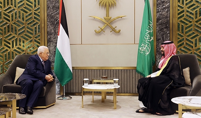 وبحث عباس مع ولي العهد السعودي تطورات القضية الفلسطينية