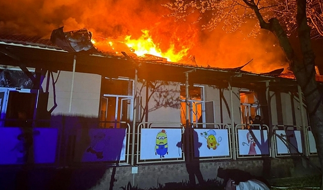 اندلع حريق في مستودع نفط روسي ، بعد هجوم من قبل العلامات التجارية في شبه جزيرة القرم