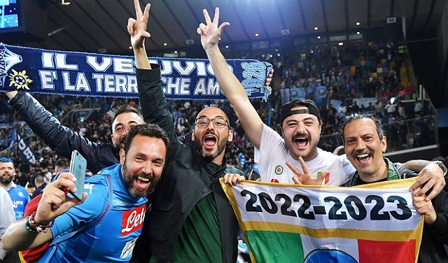 بطولة إيطاليا: نابولي يتوج باللقب الثالث في تاريخه بعد انتظار 33 عاما