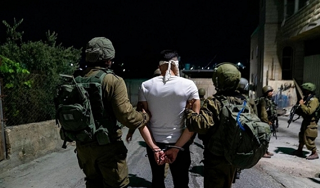 اقتحم المستوطنون الأقصى واعتقل الاحتلال 12 فلسطينيا في الضفة الغربية