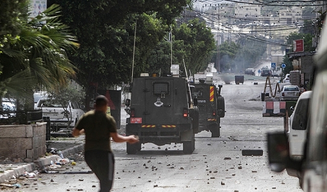 اشتباكات في البلدة القديمة في نابلس واشتباكات واعتقالات في الضفة الغربية
