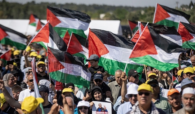 قراءة أولية: مشروع قانون بمنع رفع العلم الفلسطيني وحبسه لمدة تصل إلى سنة
